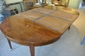 Table ovale à bandeau Directoire en acajou.