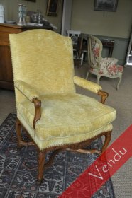 Large fauteuil début du XVIIIe