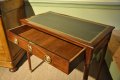 Petit bureau Louis XVI