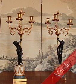 Belle paire de candélabres à trois lumières