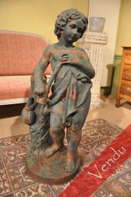 Statue en fonte d'une jeune fille