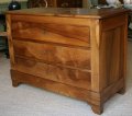 Commode époque Restauration en noyer