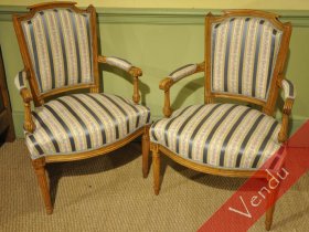 Paire de fauteuils cabriolets époque Louis XVI