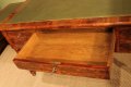 Bureau plat en acajou Restauration