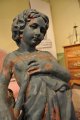 Statue en fonte d'une jeune fille