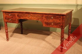 Bureau plat en acajou Restauration
