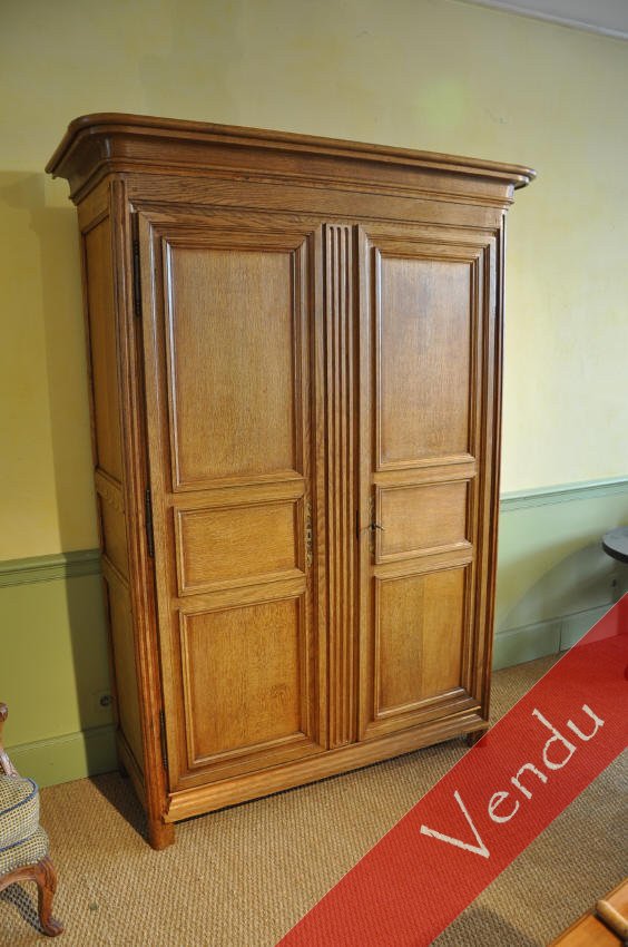 Petite armoire en chêne