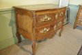 Commode sauteuse Provençale Louis XV