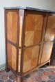 Petite armoire en bois de placage
