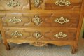 Commode galbée Parisienne