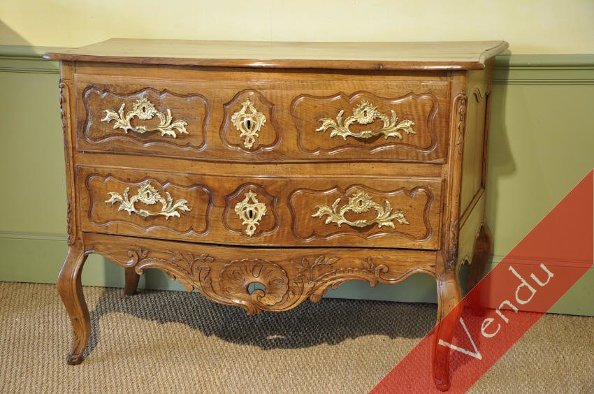 Commode sauteuse Provençale Louis XV
