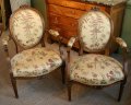 Paire de fauteuils en cabriolets époque Louis XVI